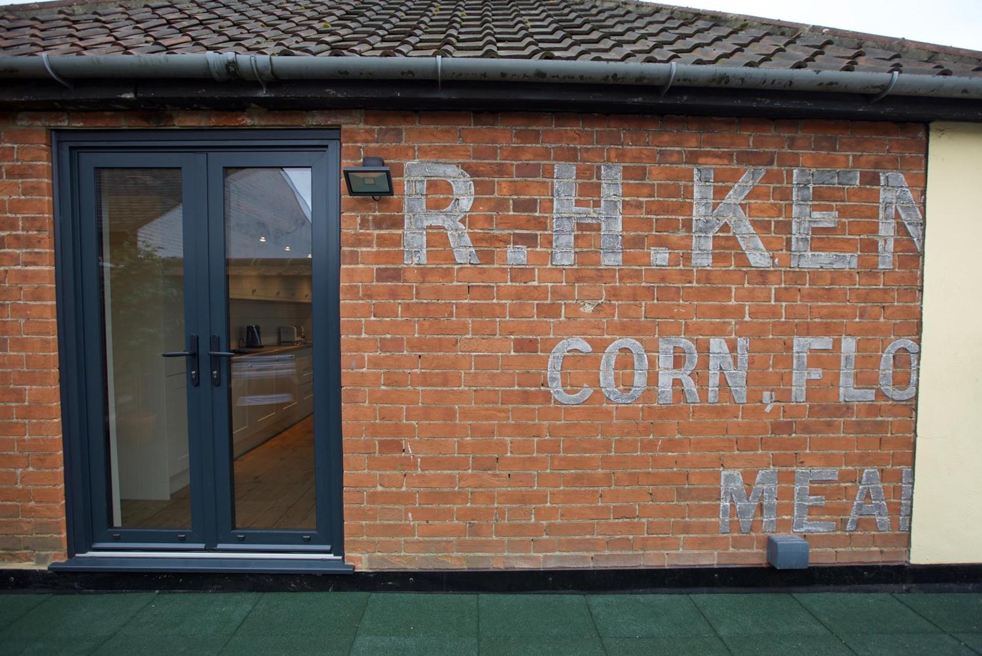 Spacious Apartment with Roof Terrace, near The Waterfront, Ipswich