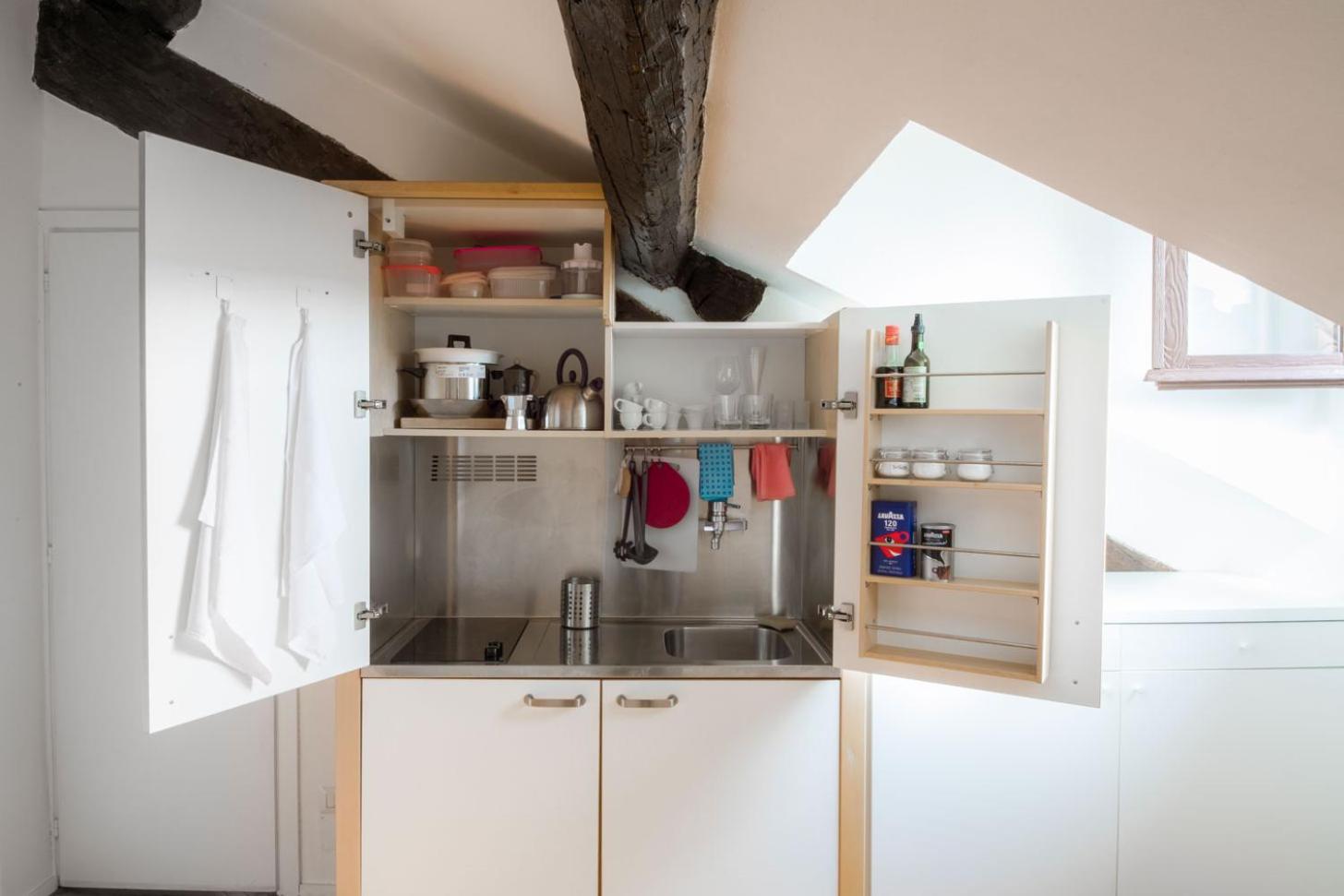 Kitchen or kitchenette