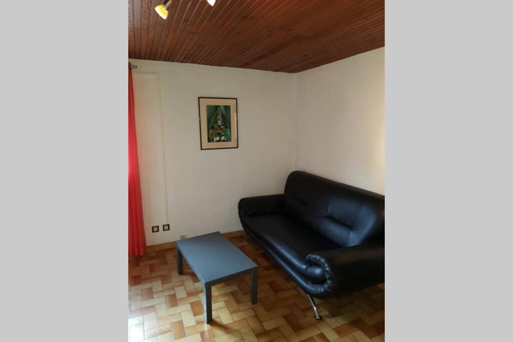 ST LARY-VIGNEC Charmant studio au calme