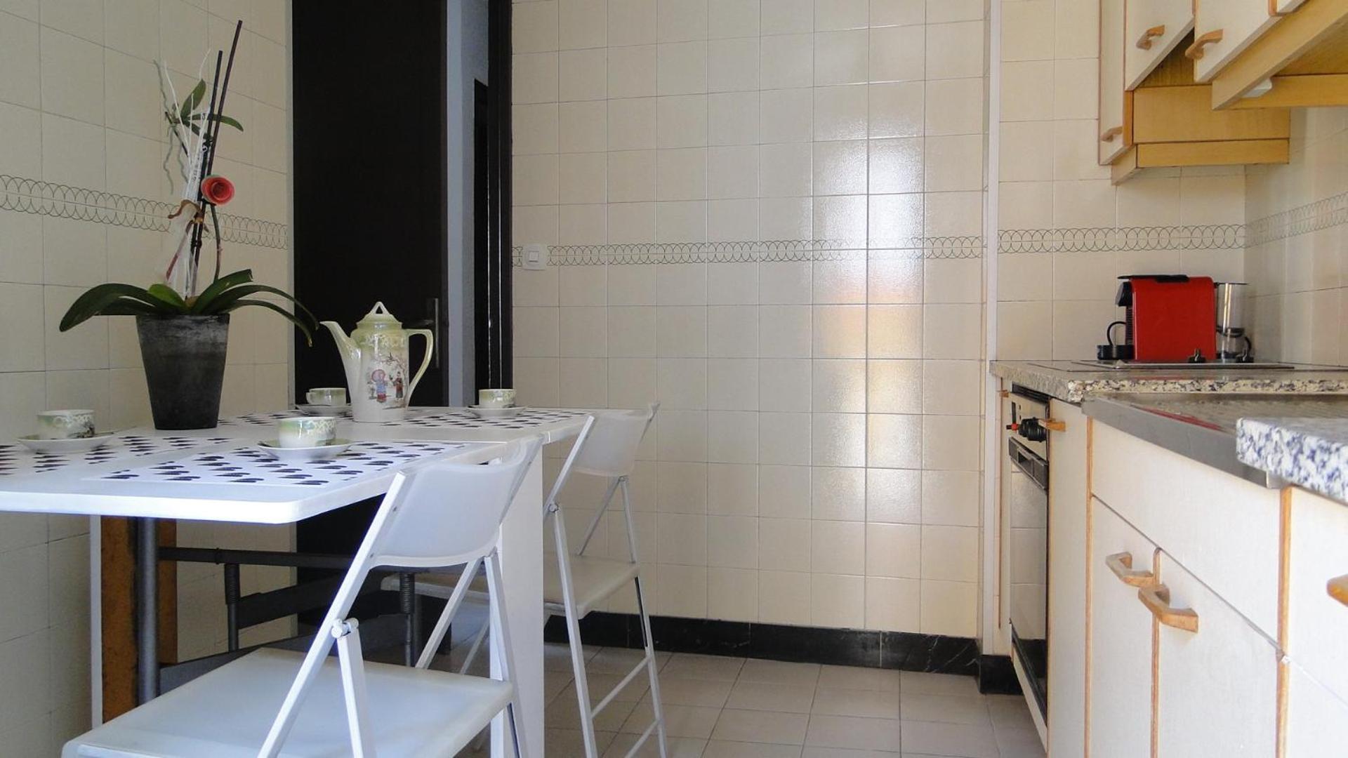 Kitchen or kitchenette