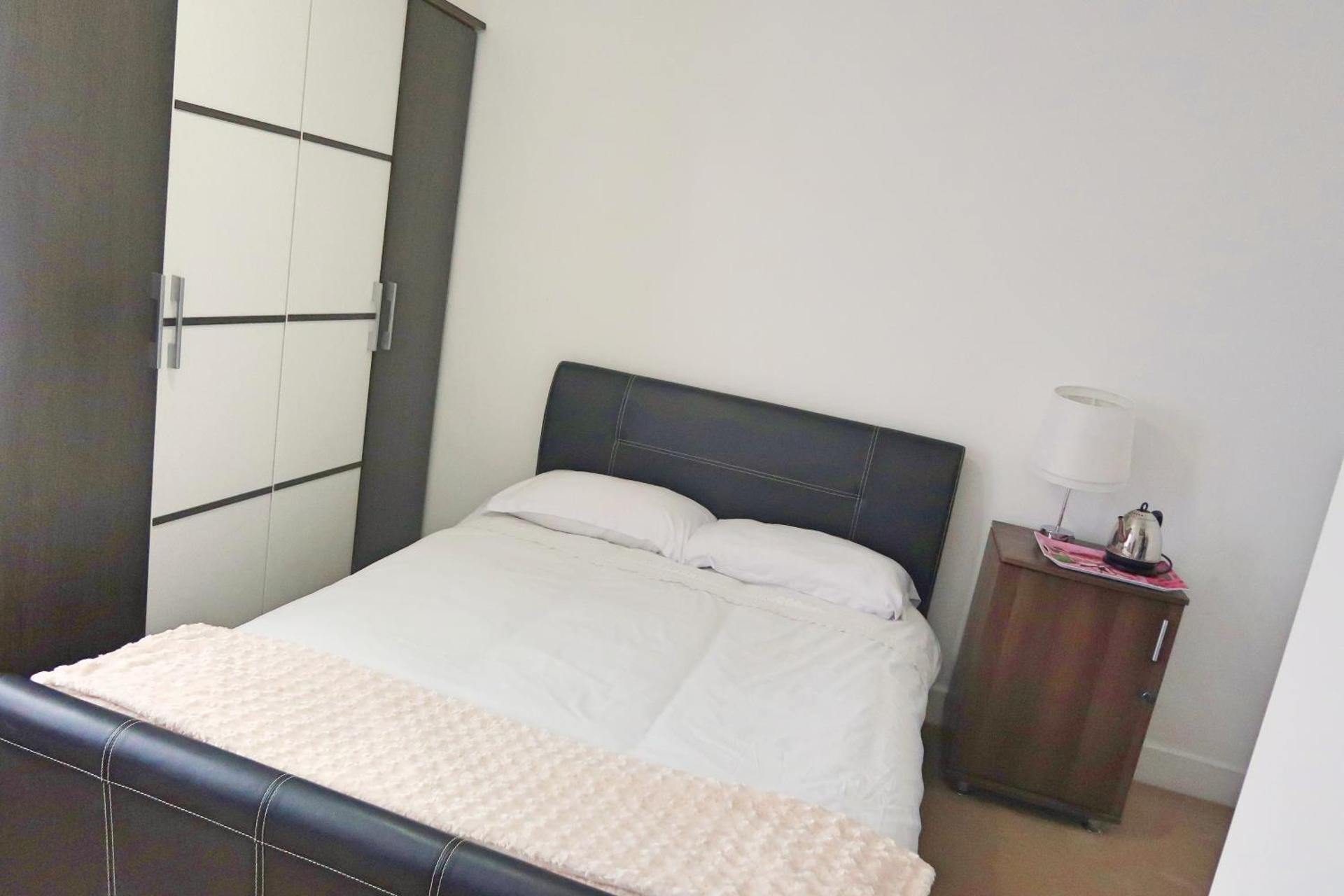 Whitburn Guest House About 7 mins Walk To The City Free Internet TV