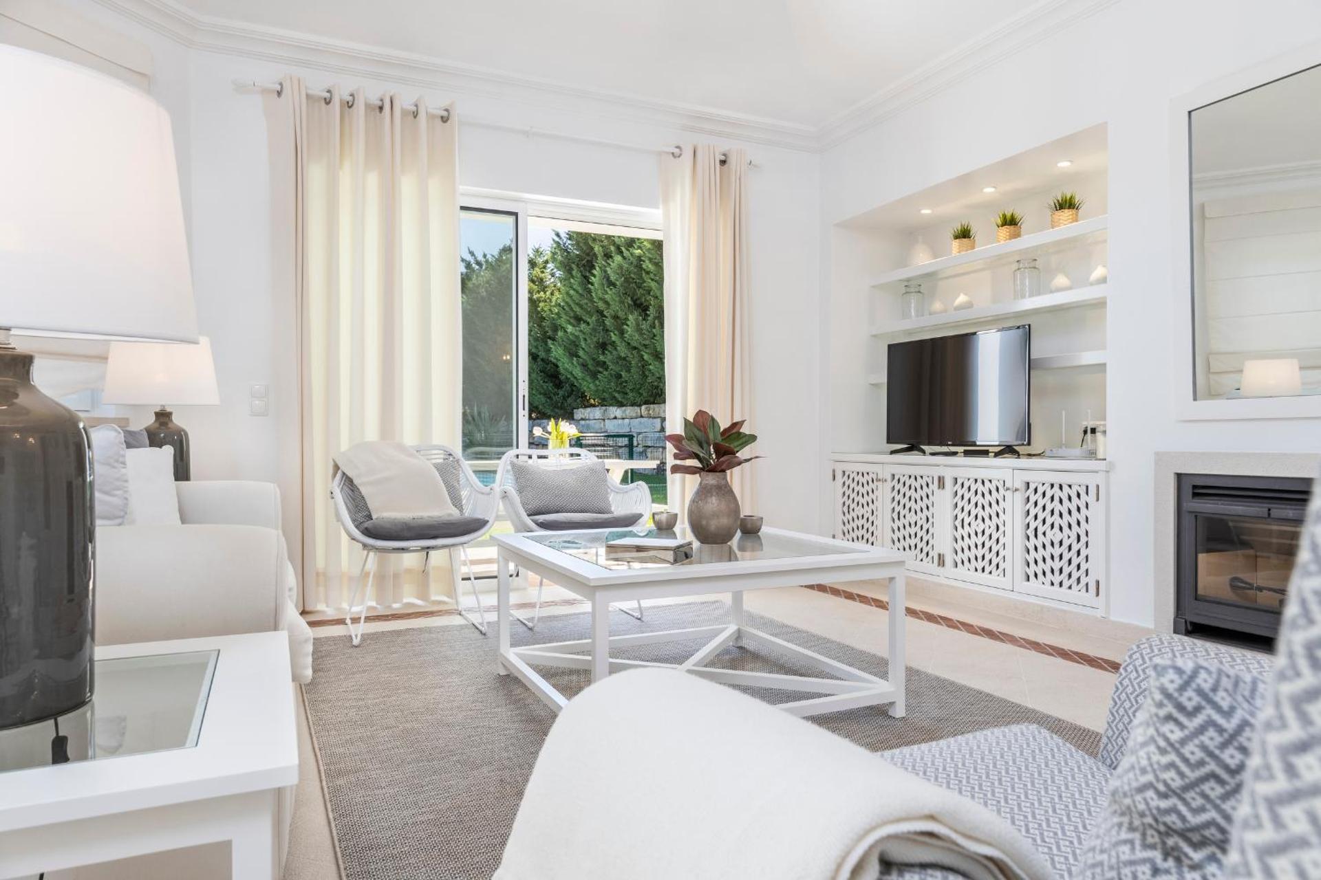 Communal lounge/ TV room