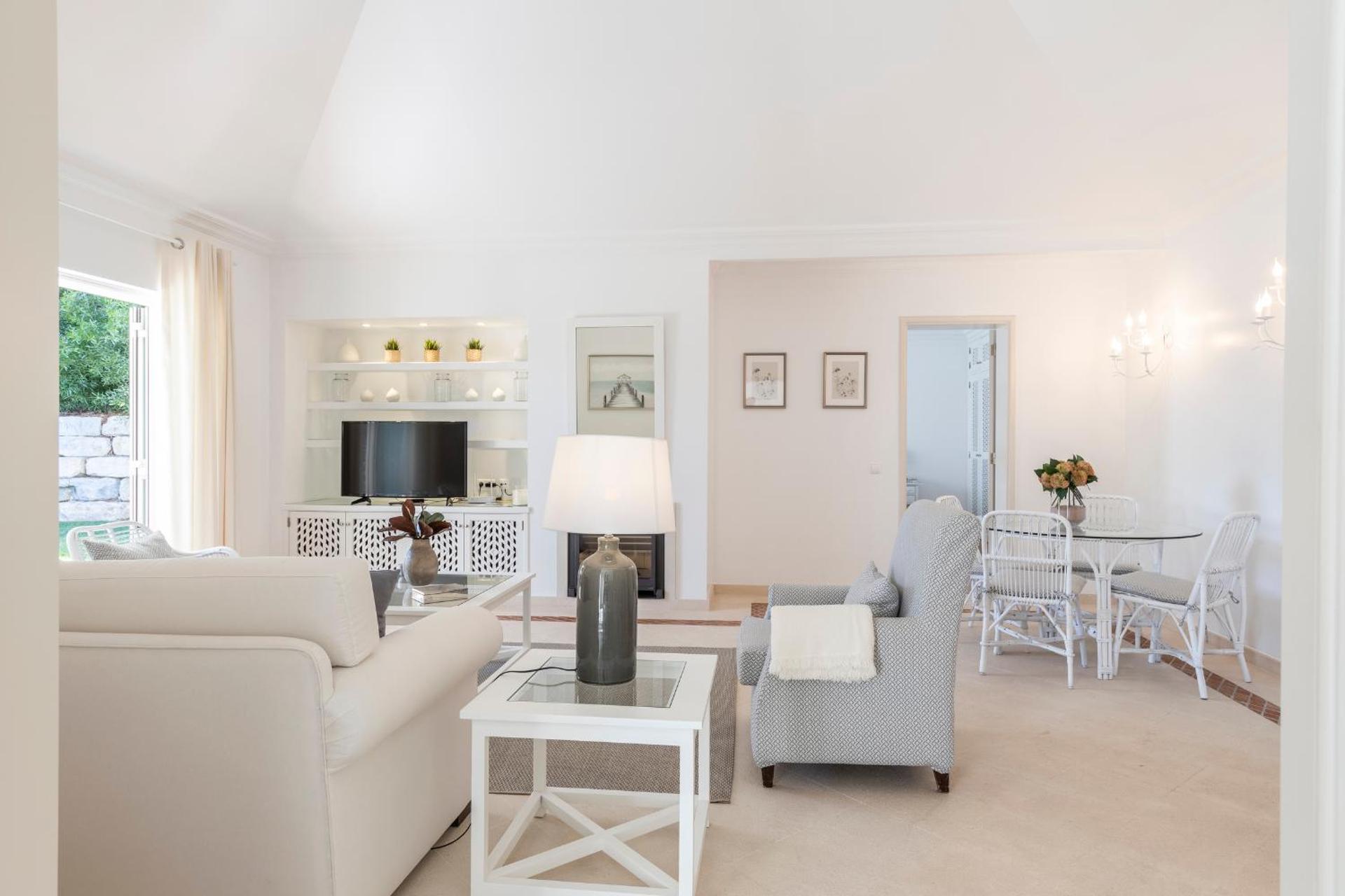 Communal lounge/ TV room