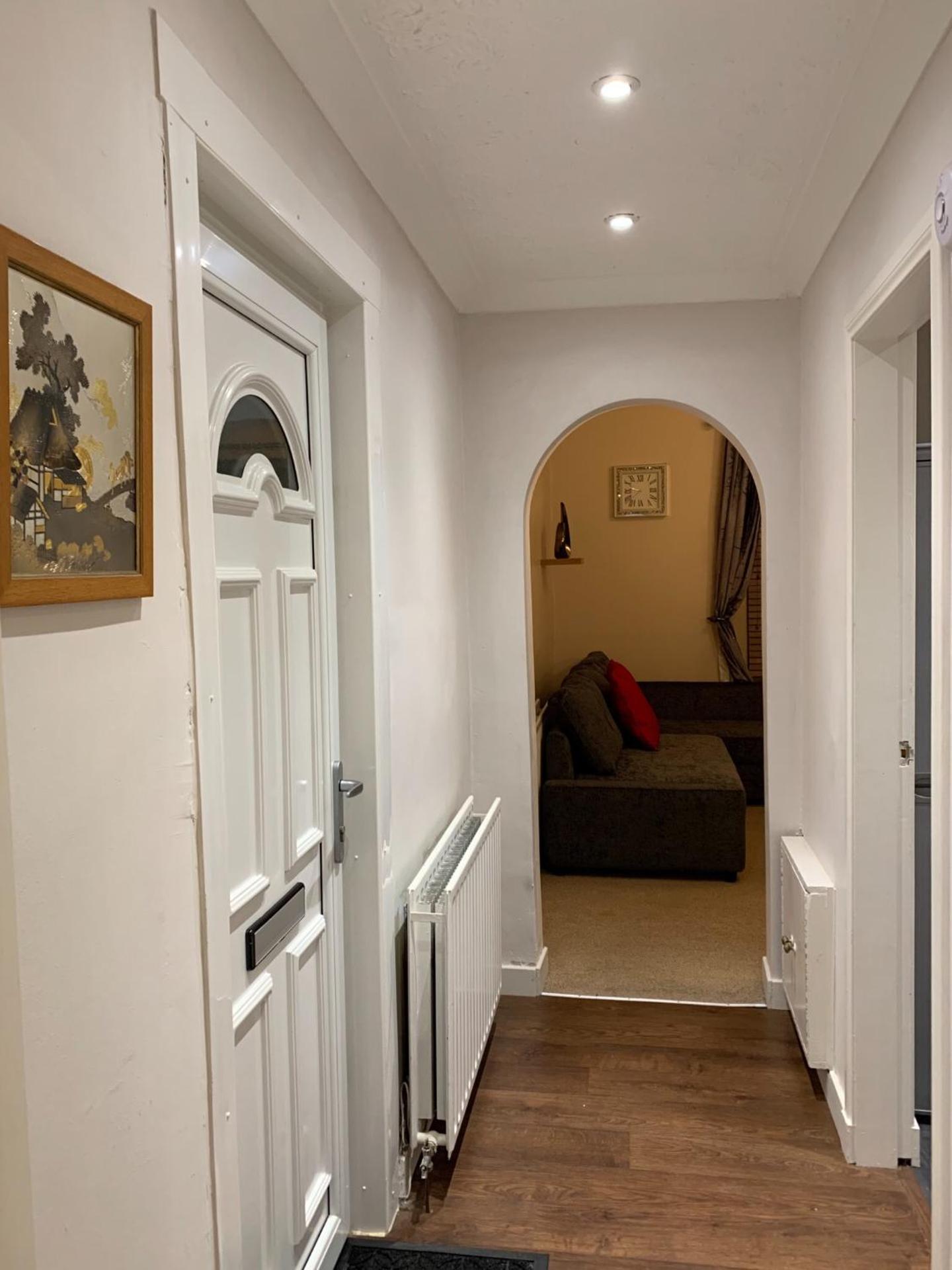 Dunfermline GF flat, 5 min walk to Train St. and High St.