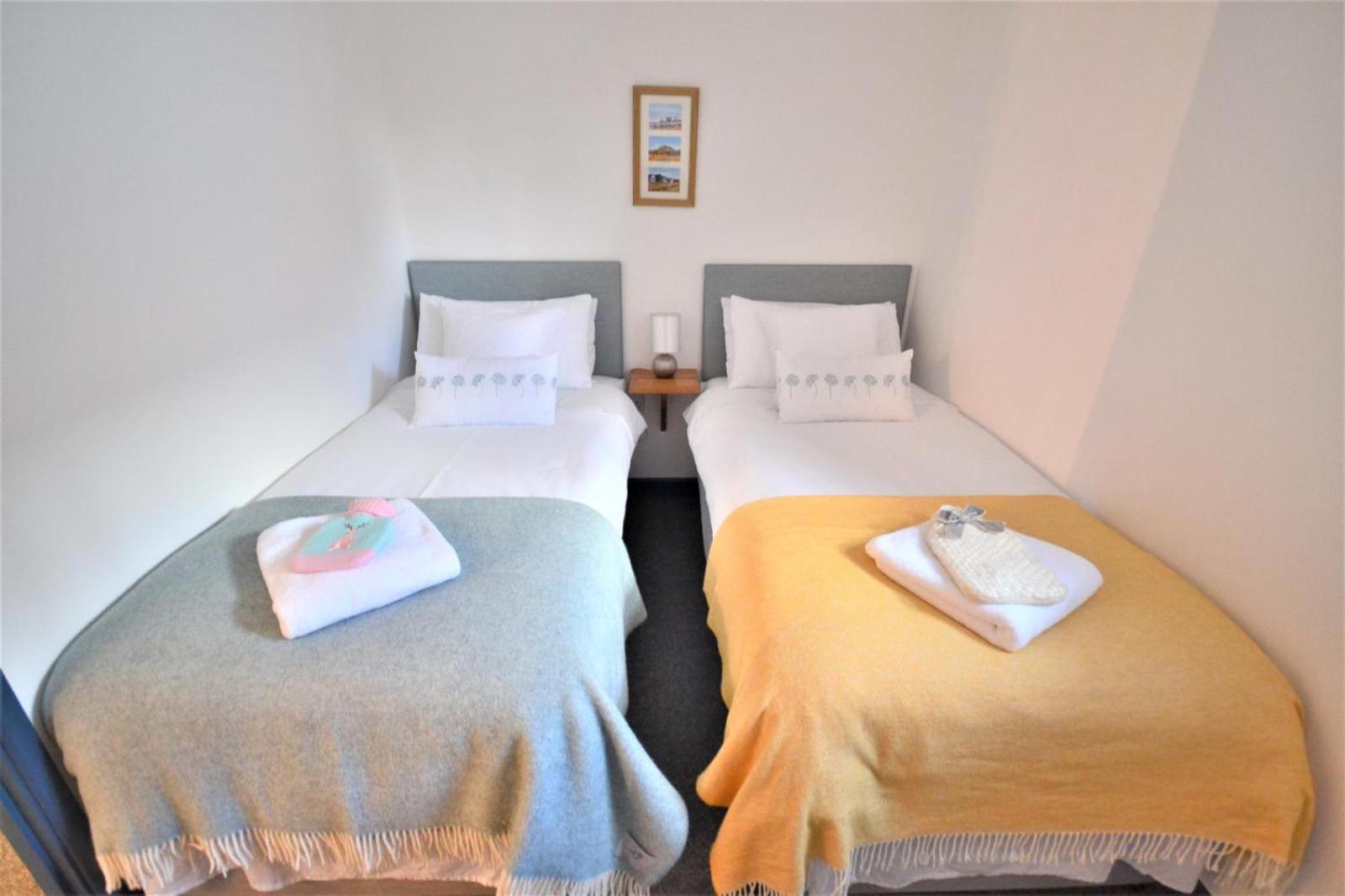 New street Luxury town house in the centre of Holt with free PARKING for one car