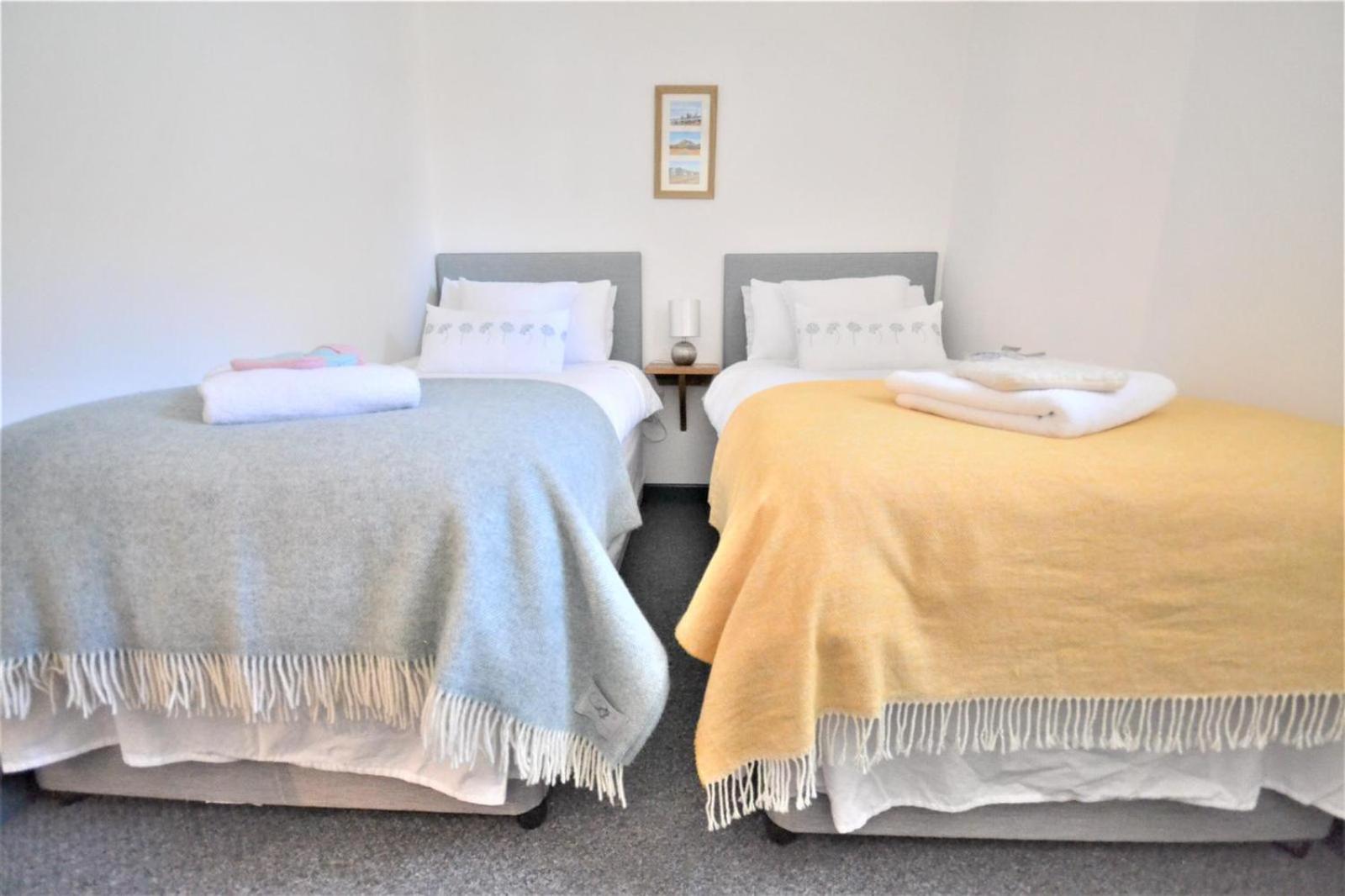 New street Luxury town house in the centre of Holt with free PARKING for one car