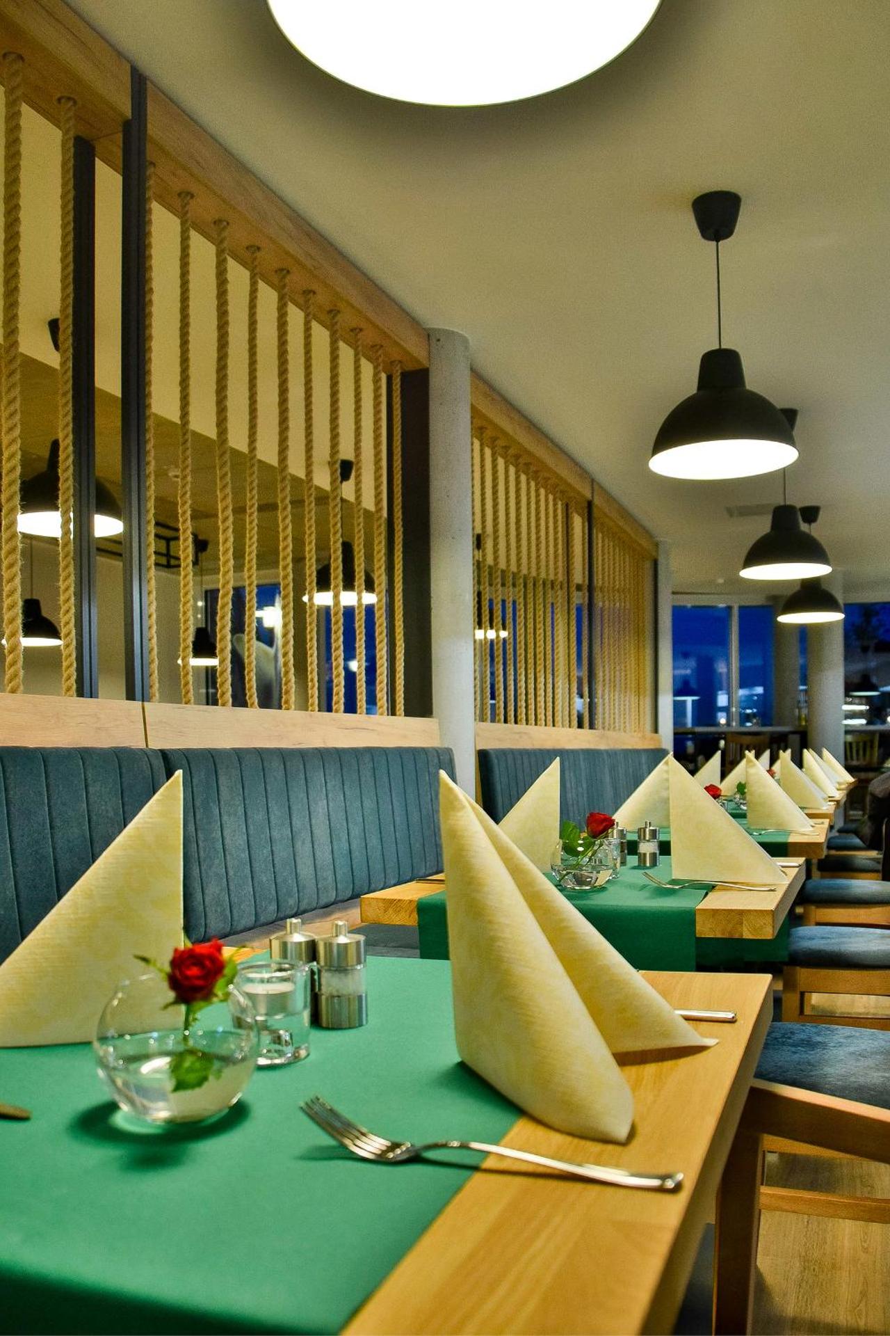 Restaurant/places to eat