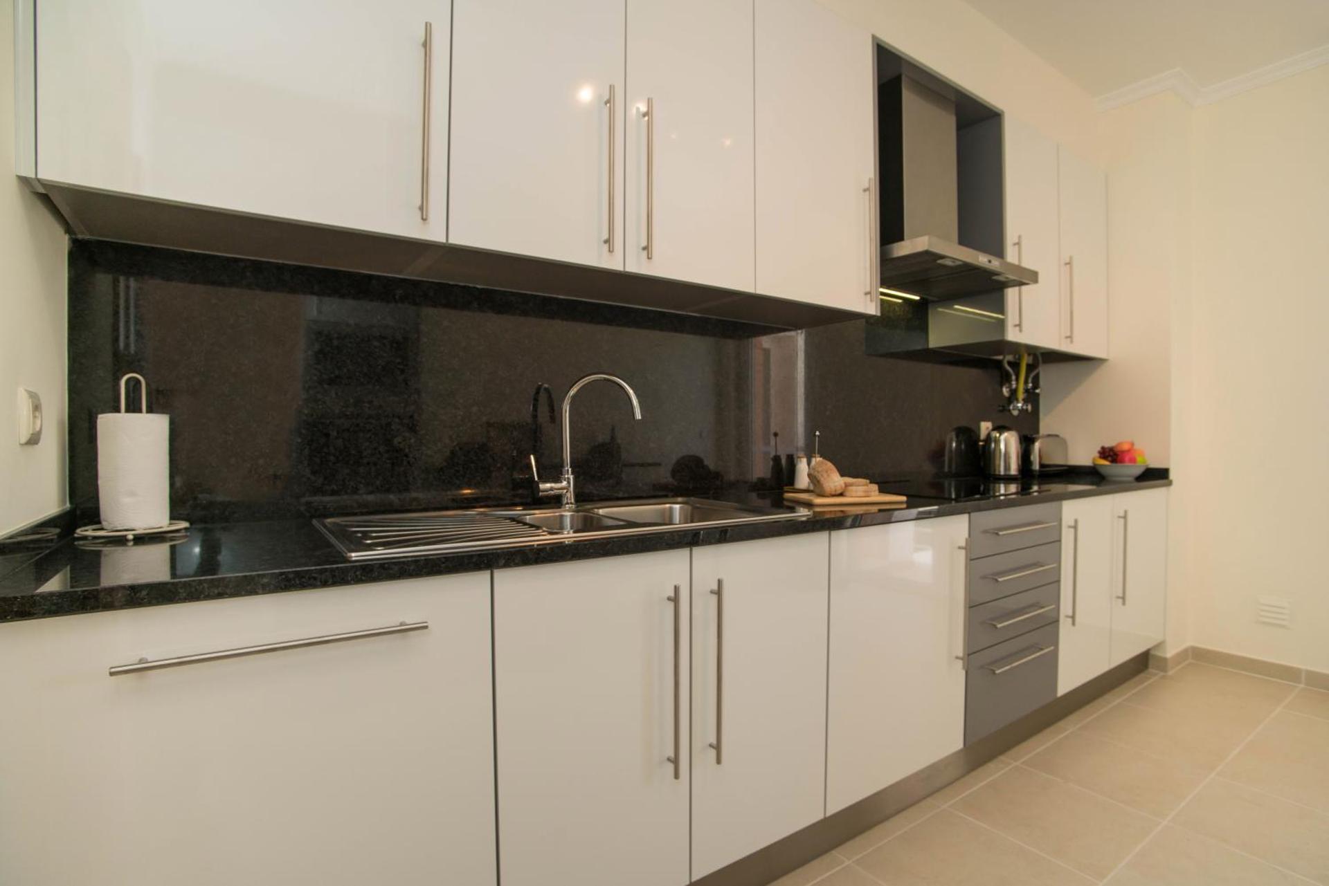 Central Modern 2 Bed Apartment Armacao De Pera