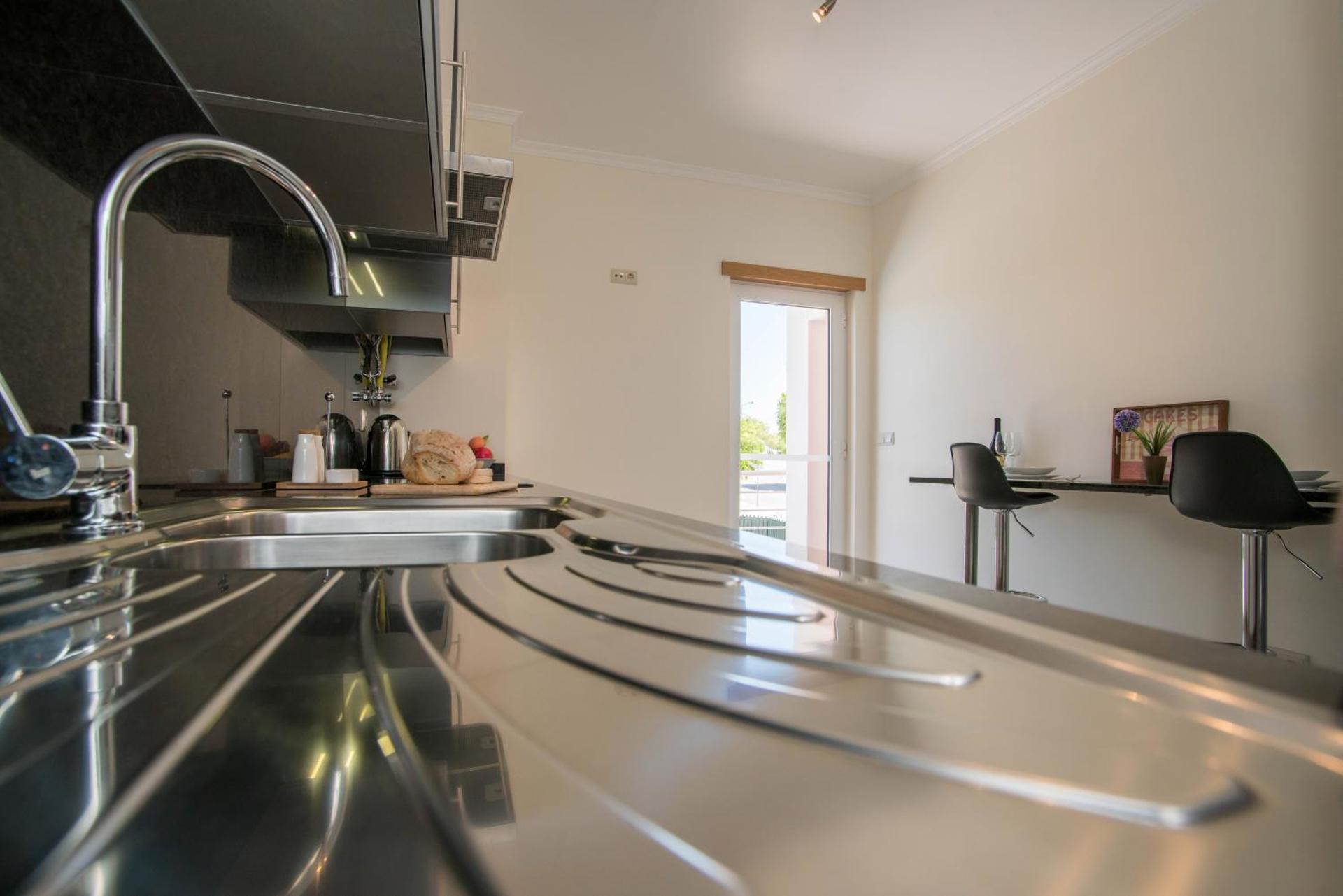 Central Modern 2 Bed Apartment Armacao De Pera