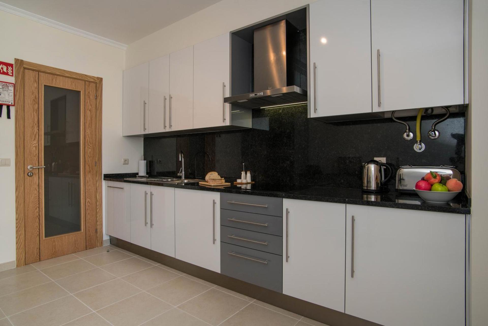 Central Modern 2 Bed Apartment Armacao De Pera