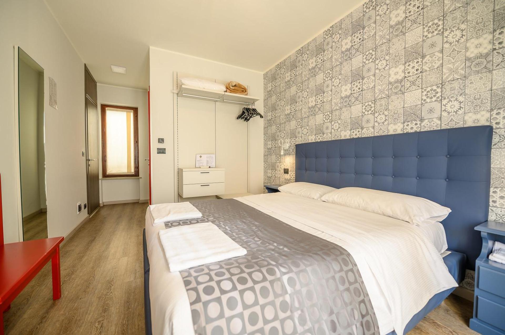 Hotel & Apartments " Perpoin "