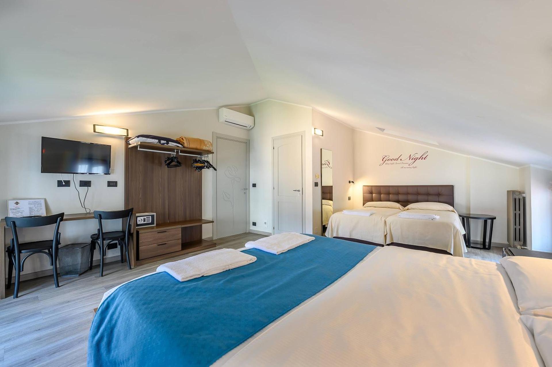 Hotel & Apartments " Perpoin "