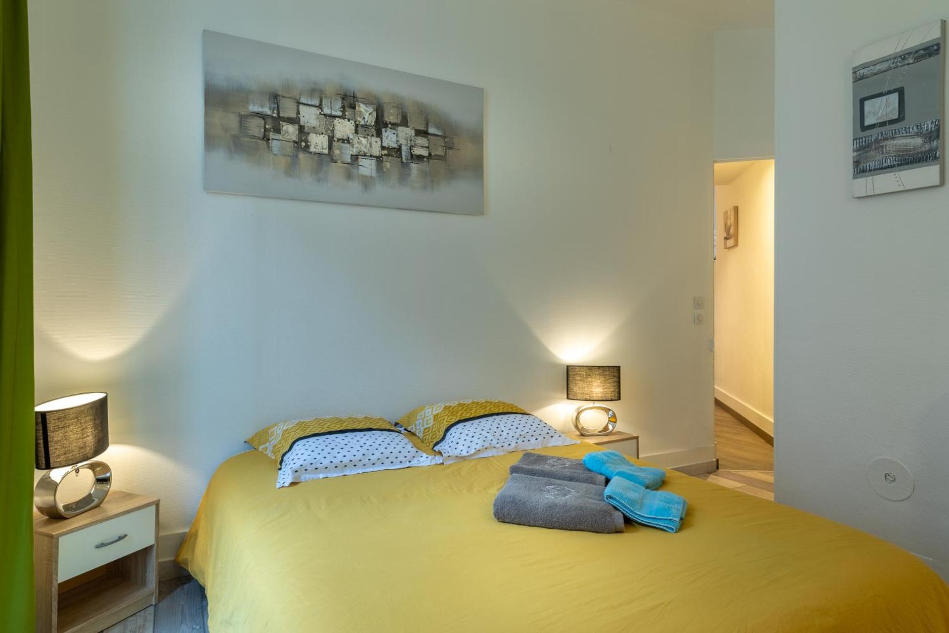 Le Contemporain, Hyper-centre, 8 pers