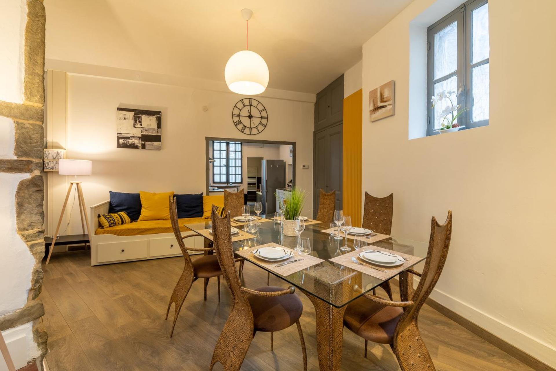 Le Contemporain, Hyper-centre, 8 pers