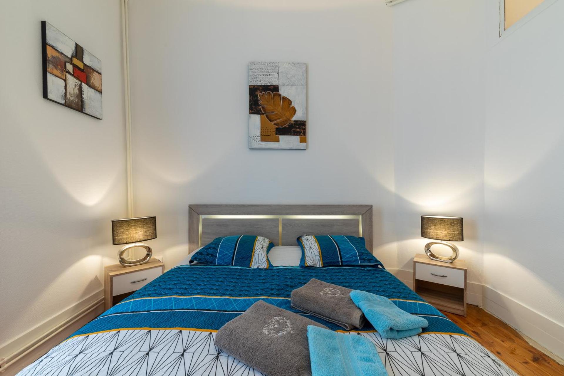 Le Contemporain, Hyper-centre, 8 pers