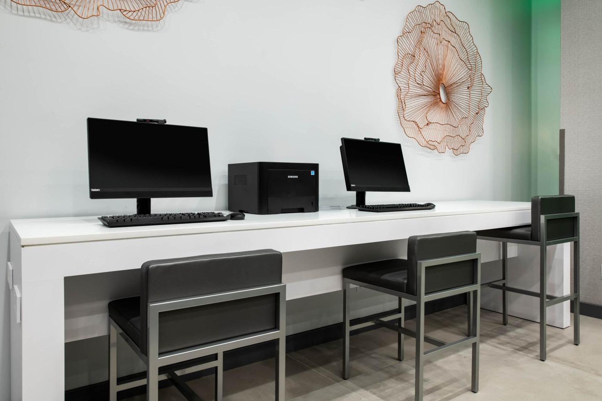 Communal lounge/ TV room