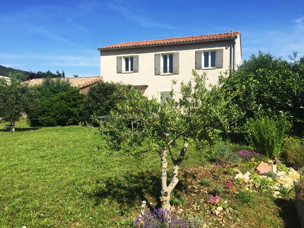 Villa spacieuse avec terrasse et vue Mont Ventoux