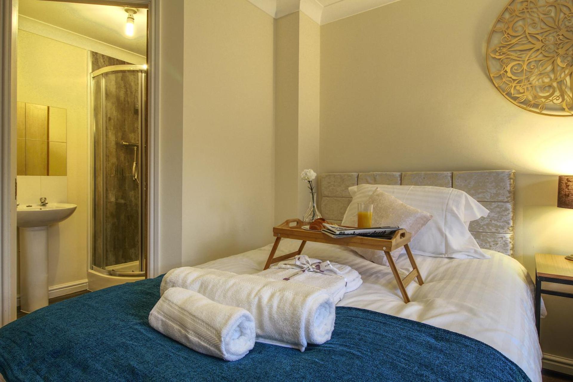 Sunnydale Serviced Apartments - Central Wakefield, spacious apartment