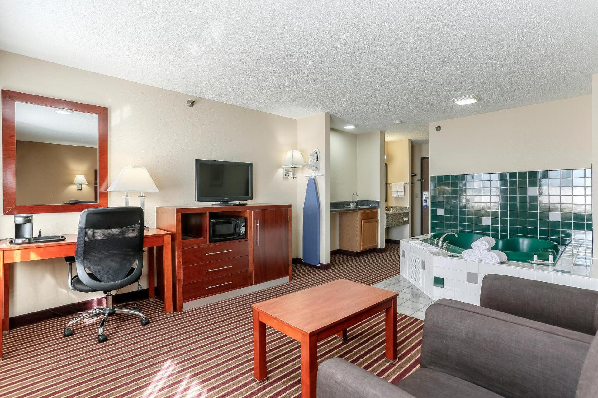 Baymont by Wyndham Bowling Green