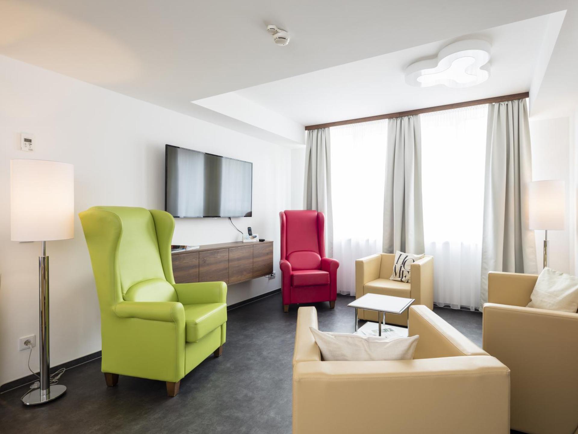 Communal lounge/ TV room