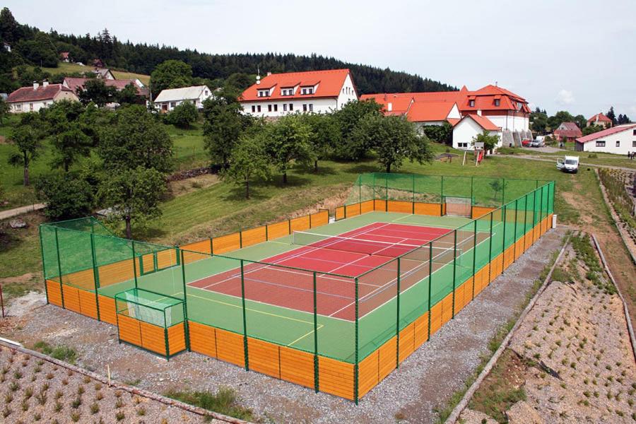 Tennis court