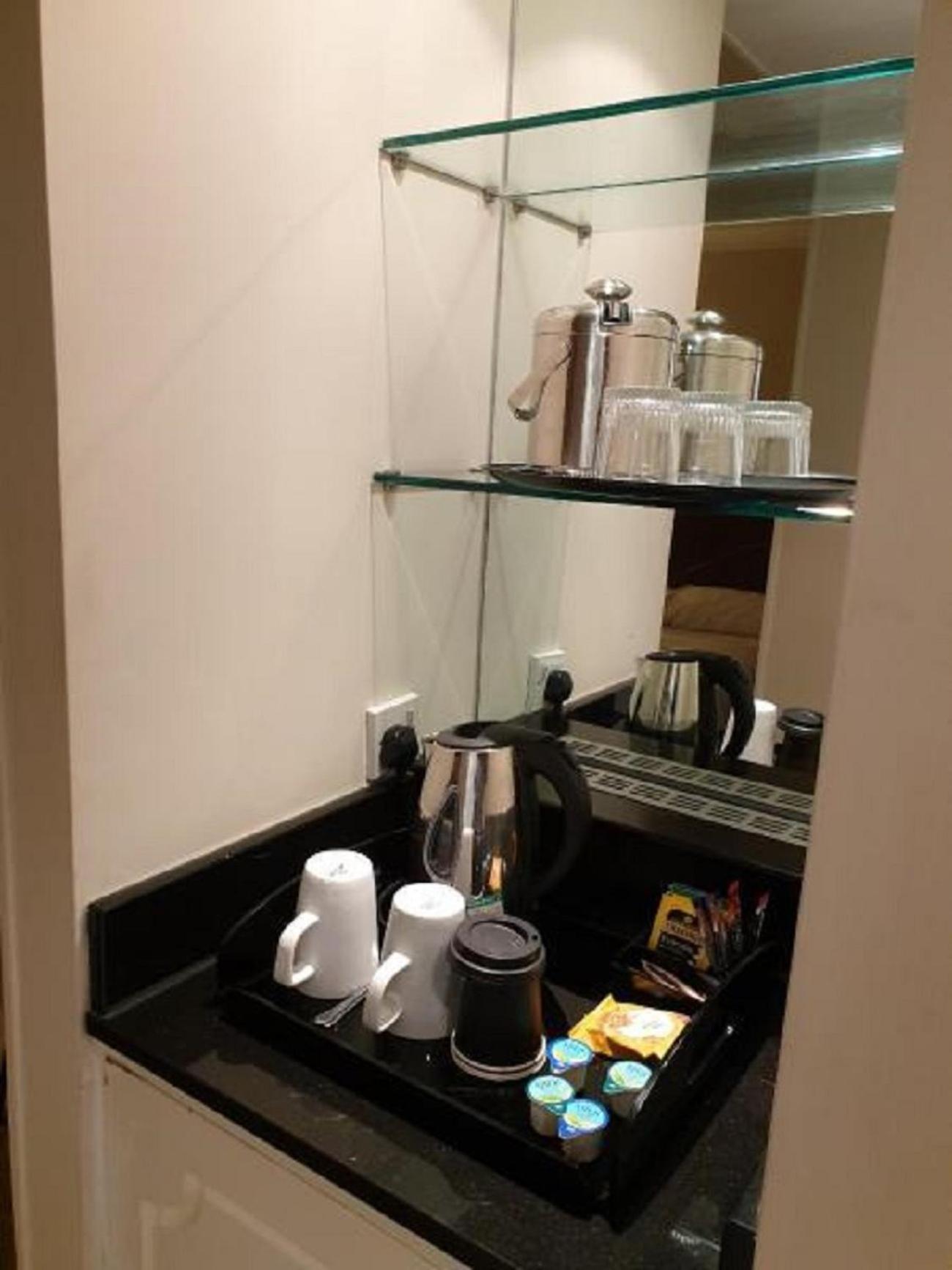 Coffee/tea facilities