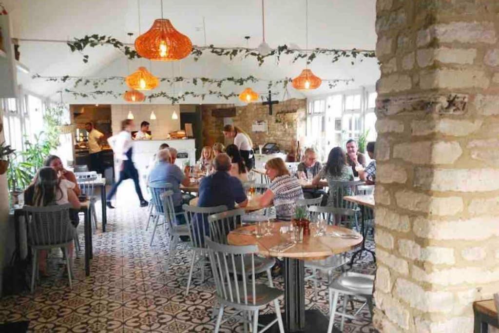 Oxfordshire Living - The Churchill Apartment - Woodstock