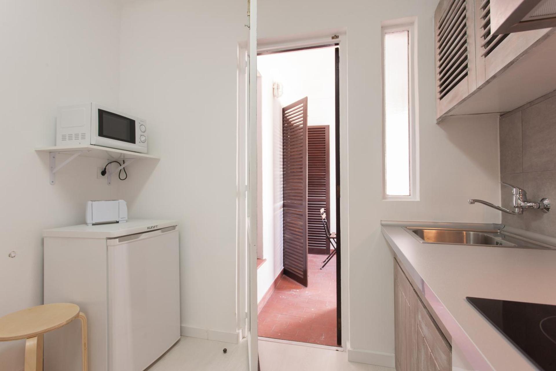 Kitchen or kitchenette