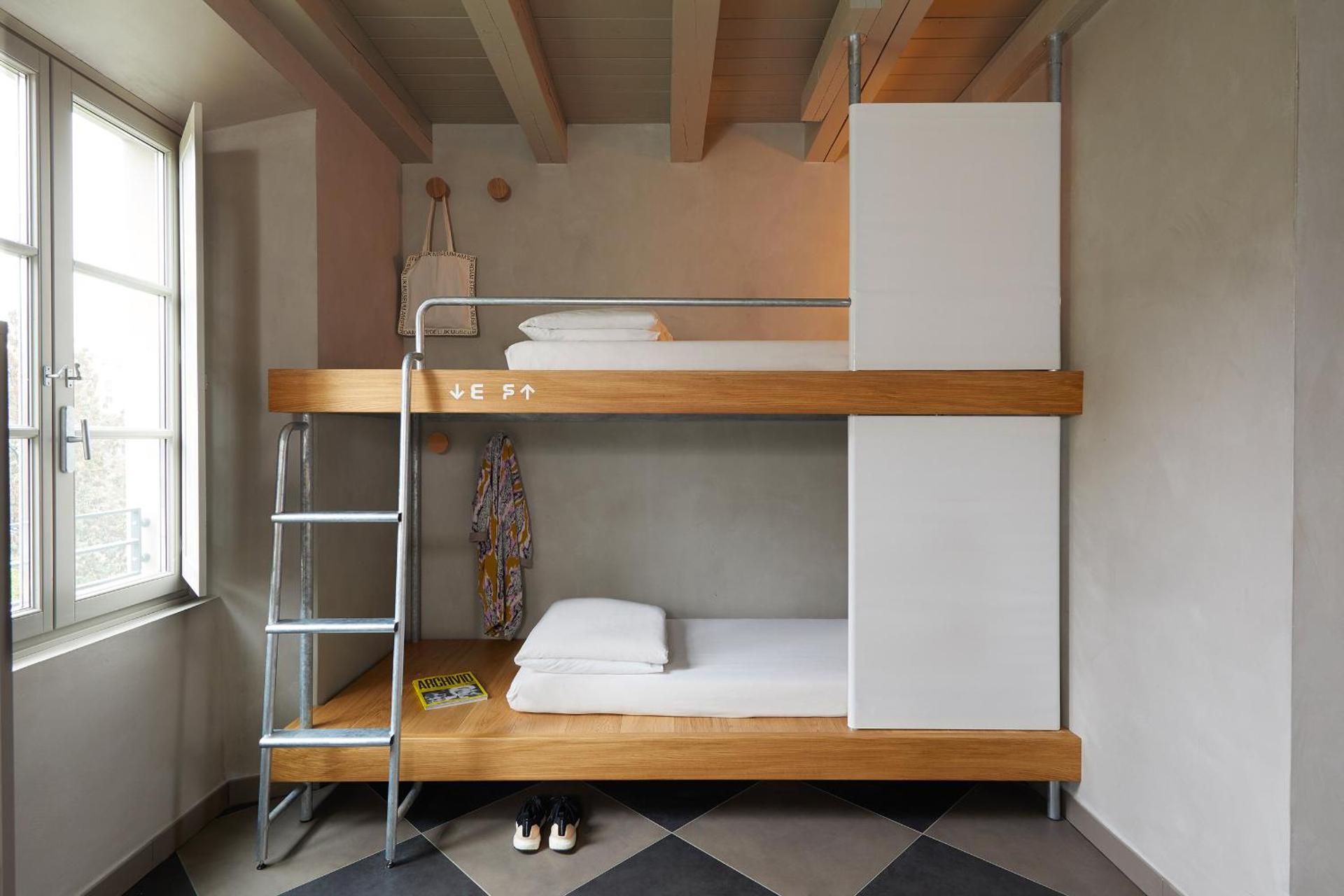 bunk bed
