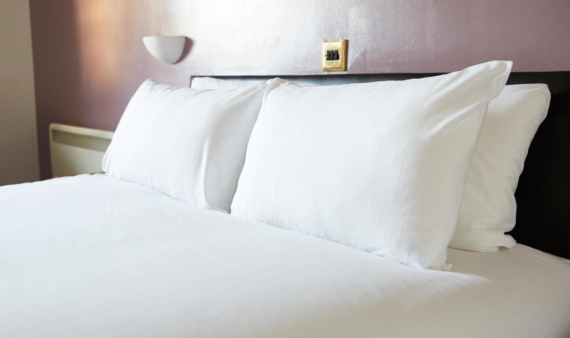 Wee Waif by Greene King Inns