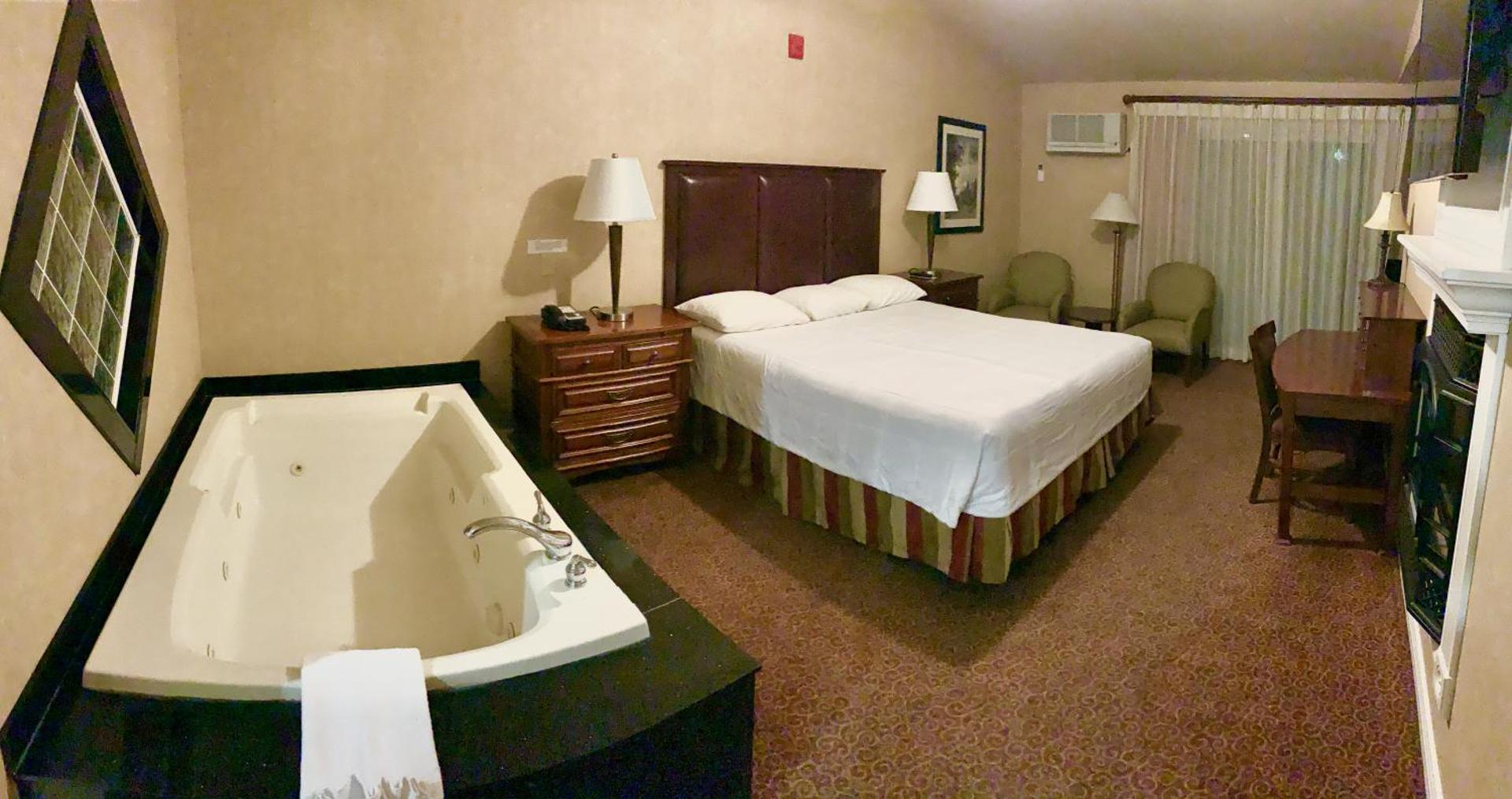 Zimmer mit Kingsize-Bett