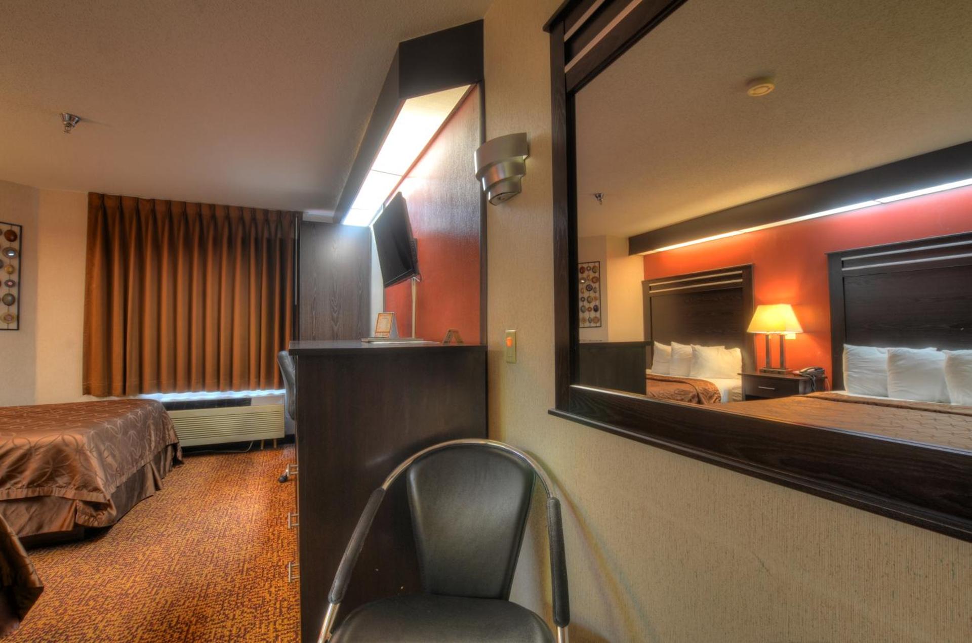 Smoky Mountain Inn & Suites