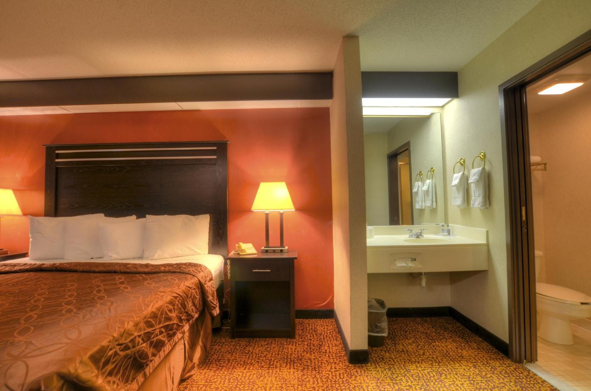 Smoky Mountain Inn & Suites