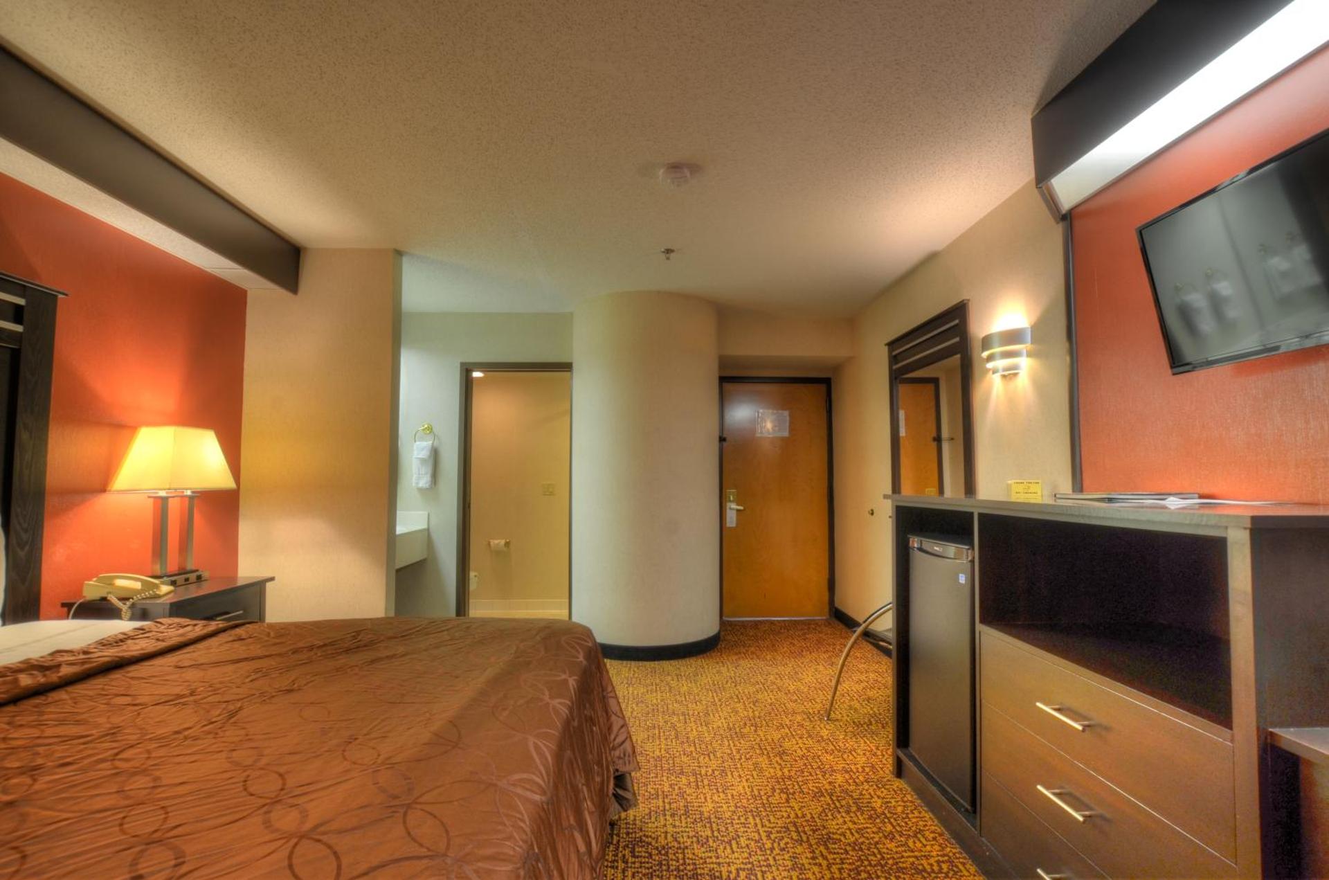 Smoky Mountain Inn & Suites