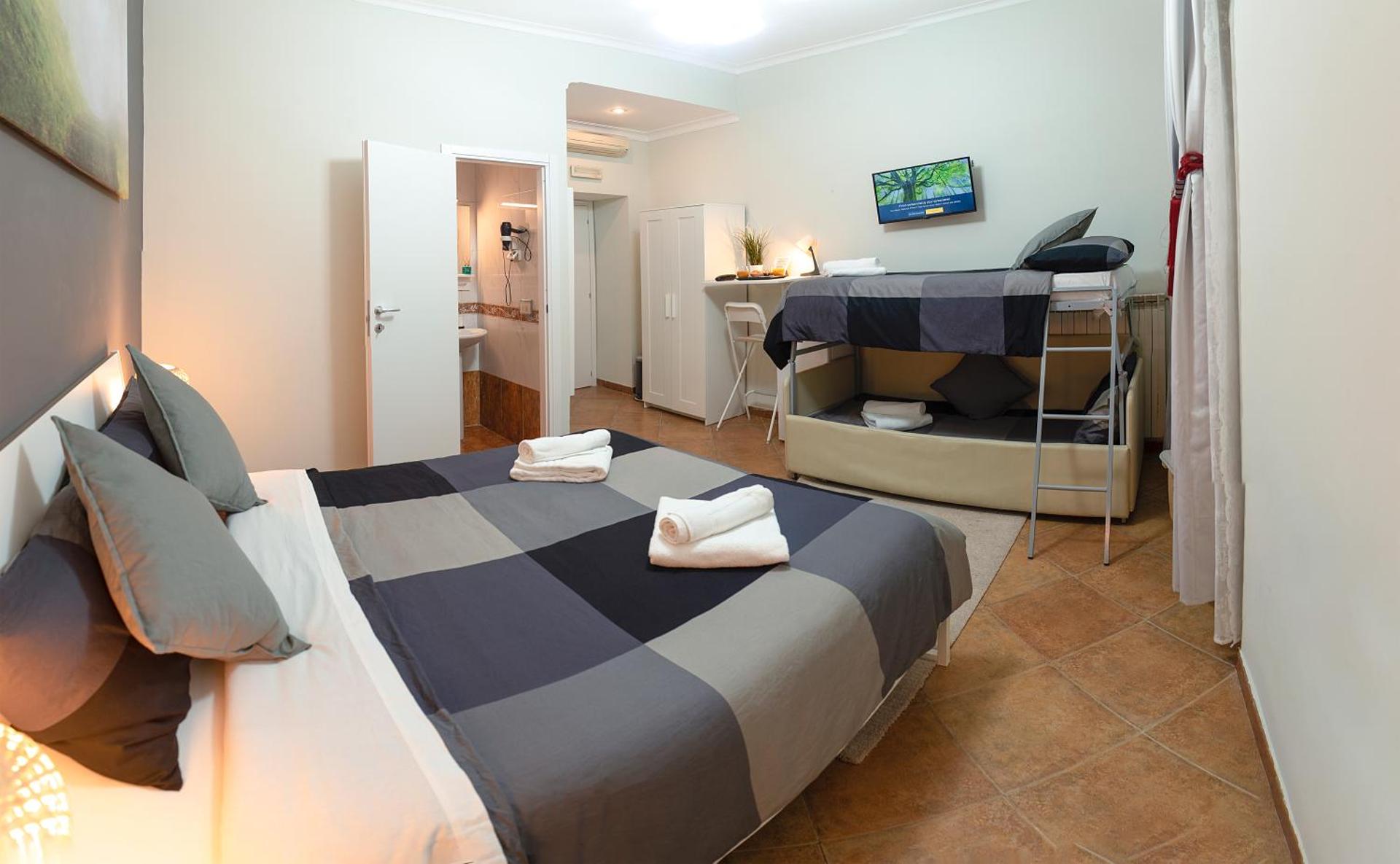 Quadruple Room with Bathroom