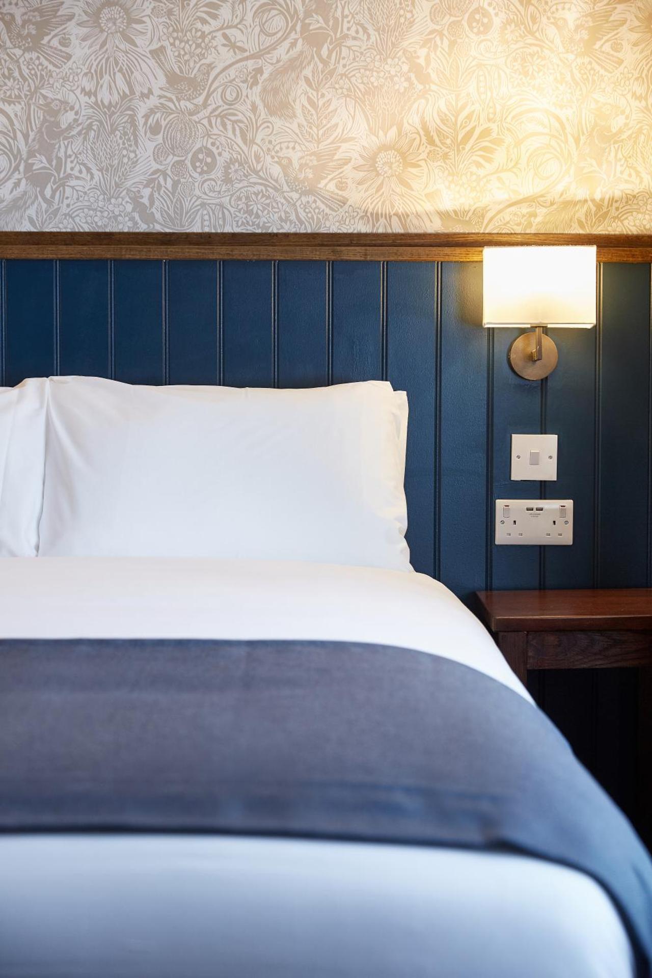 Kings Head by Chef & Brewer Collection