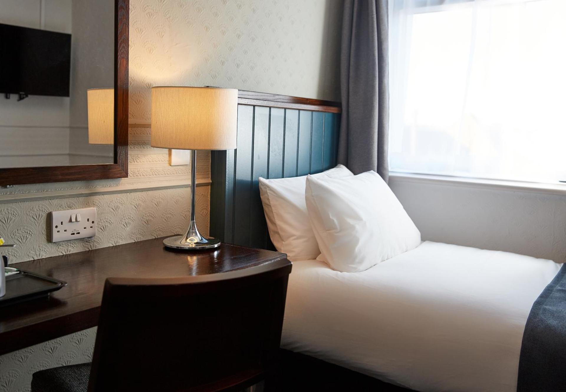 The Spyglass & Kettle by Greene King Inns