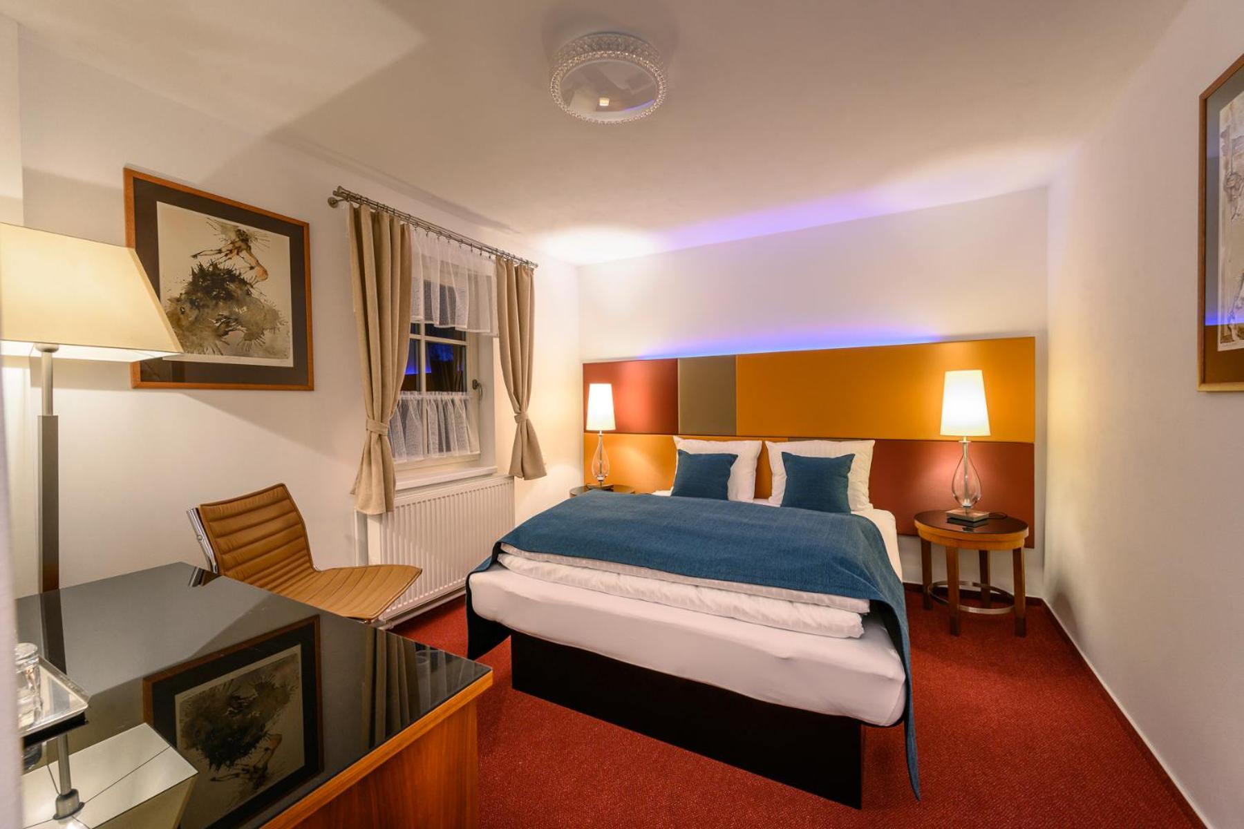 MAXMILLIAN Pension & Restaurant