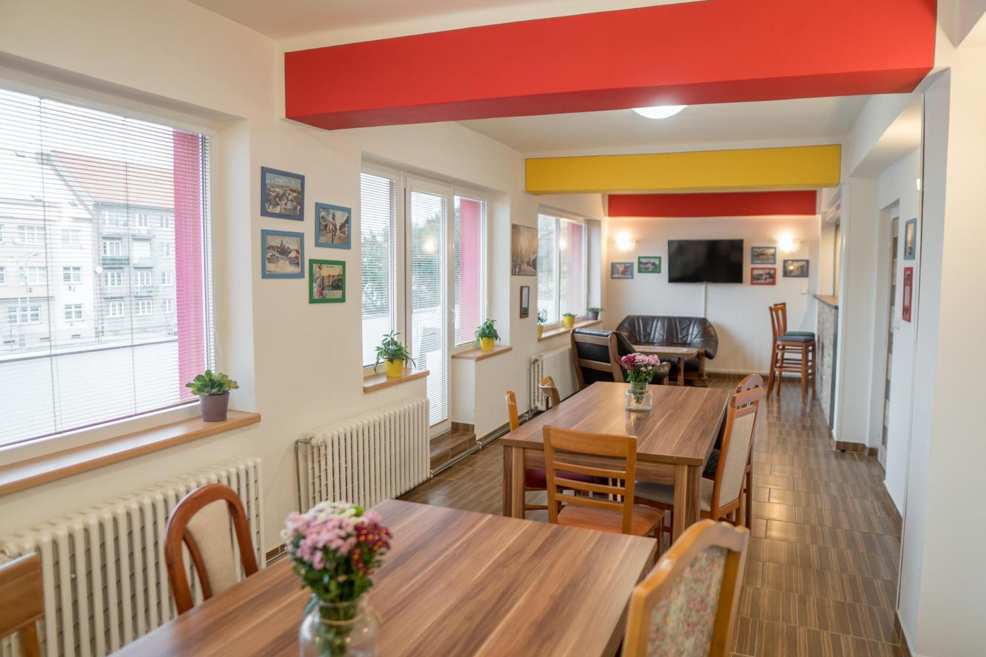 Communal lounge/ TV room