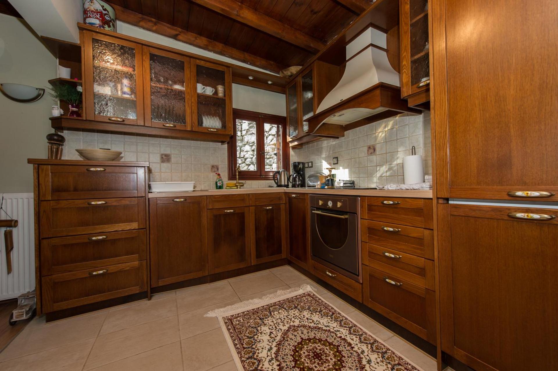 Petra Thea Villa Karitaina