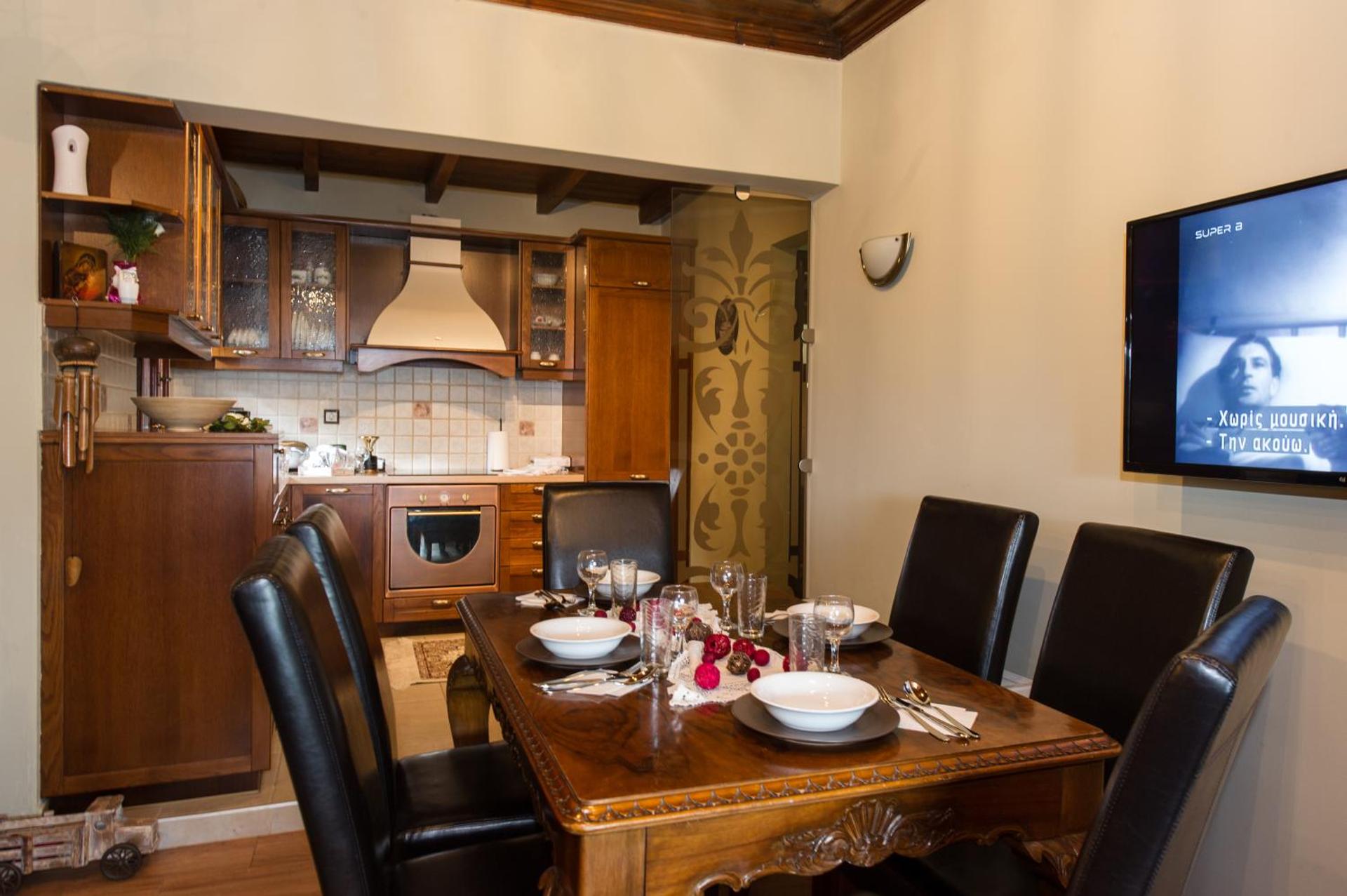 Petra Thea Villa Karitaina