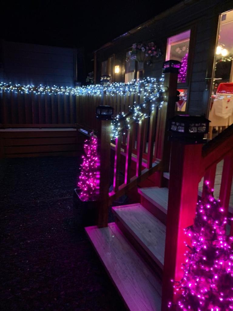 Logi-Bear Lodge with Hot Tub