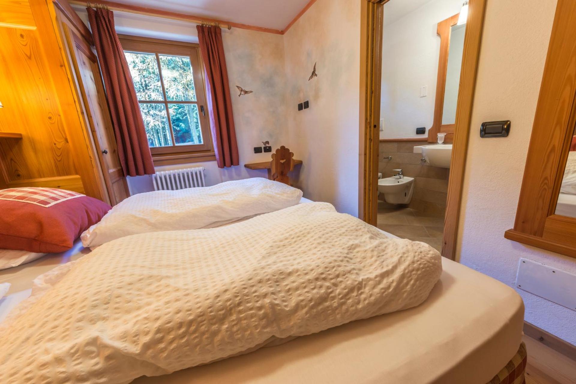 Rifugio Lago Nambino