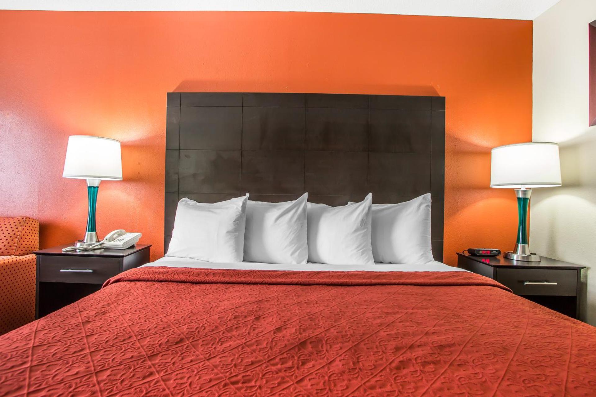 King Room with Sofa Bed - Non-Smoking