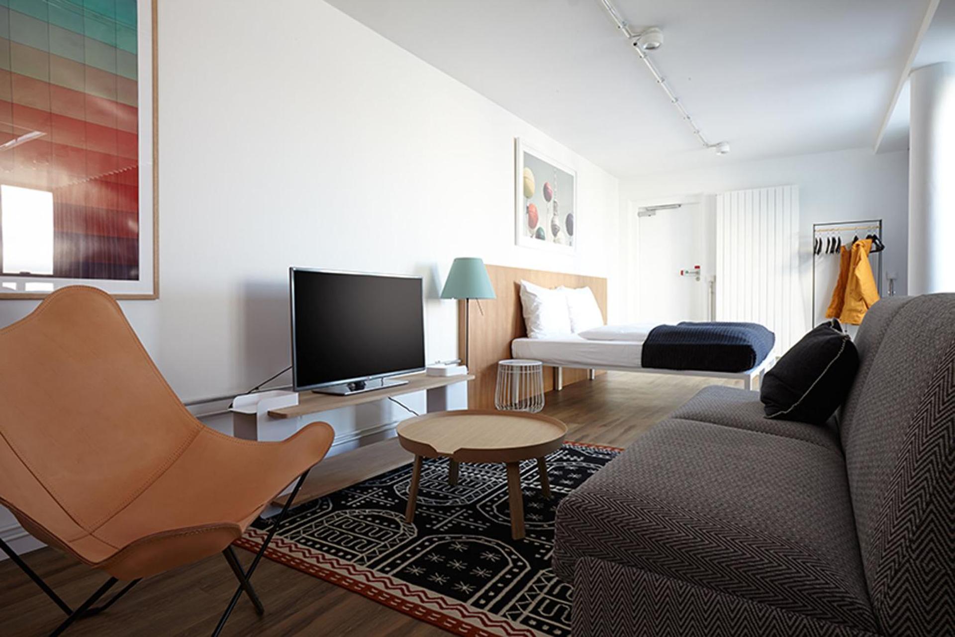 Communal lounge/ TV room