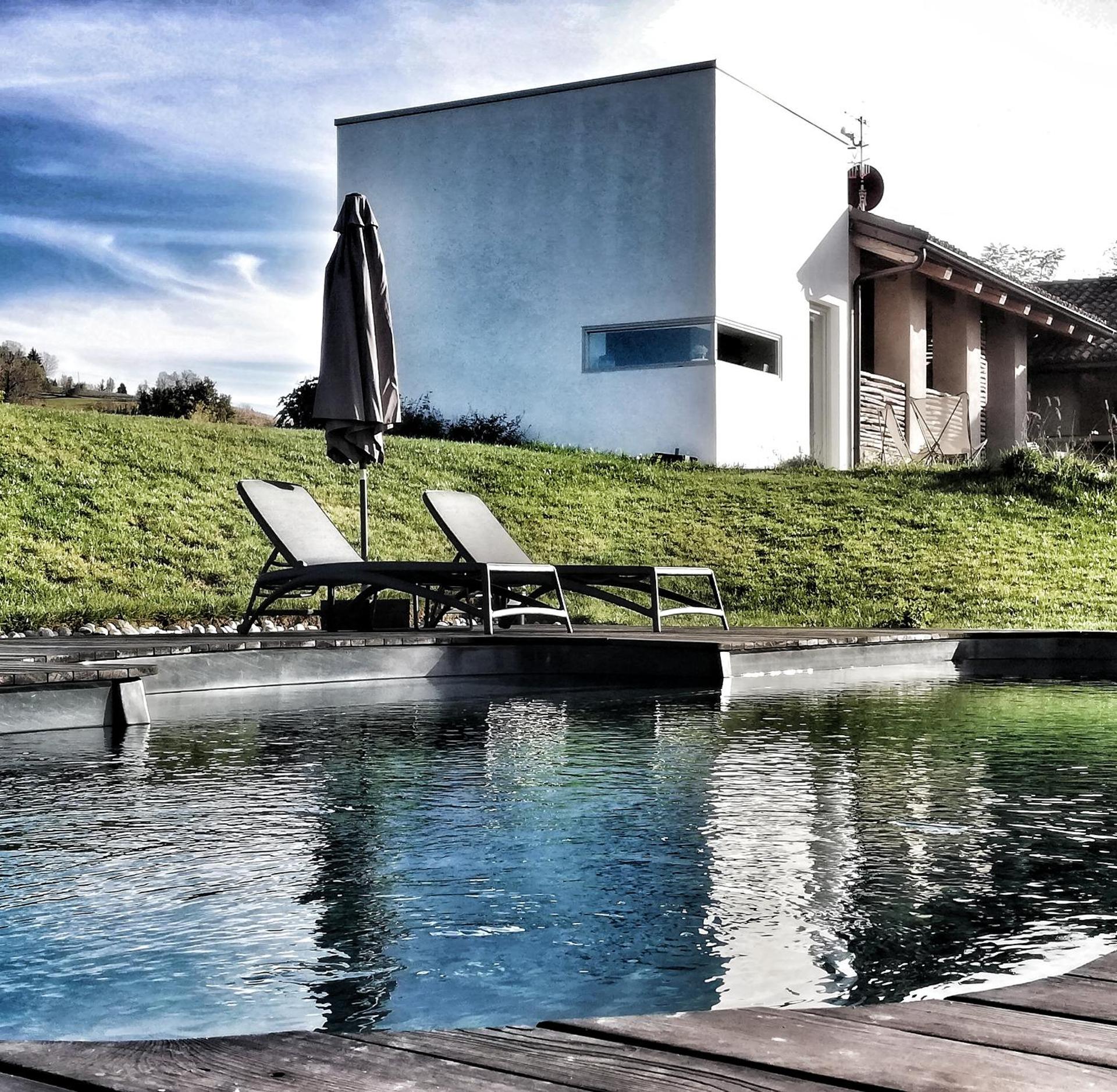 ROSTAGNI1834: VILLA WITH 2 APTS AND POOL IN THE BAROLO REGION