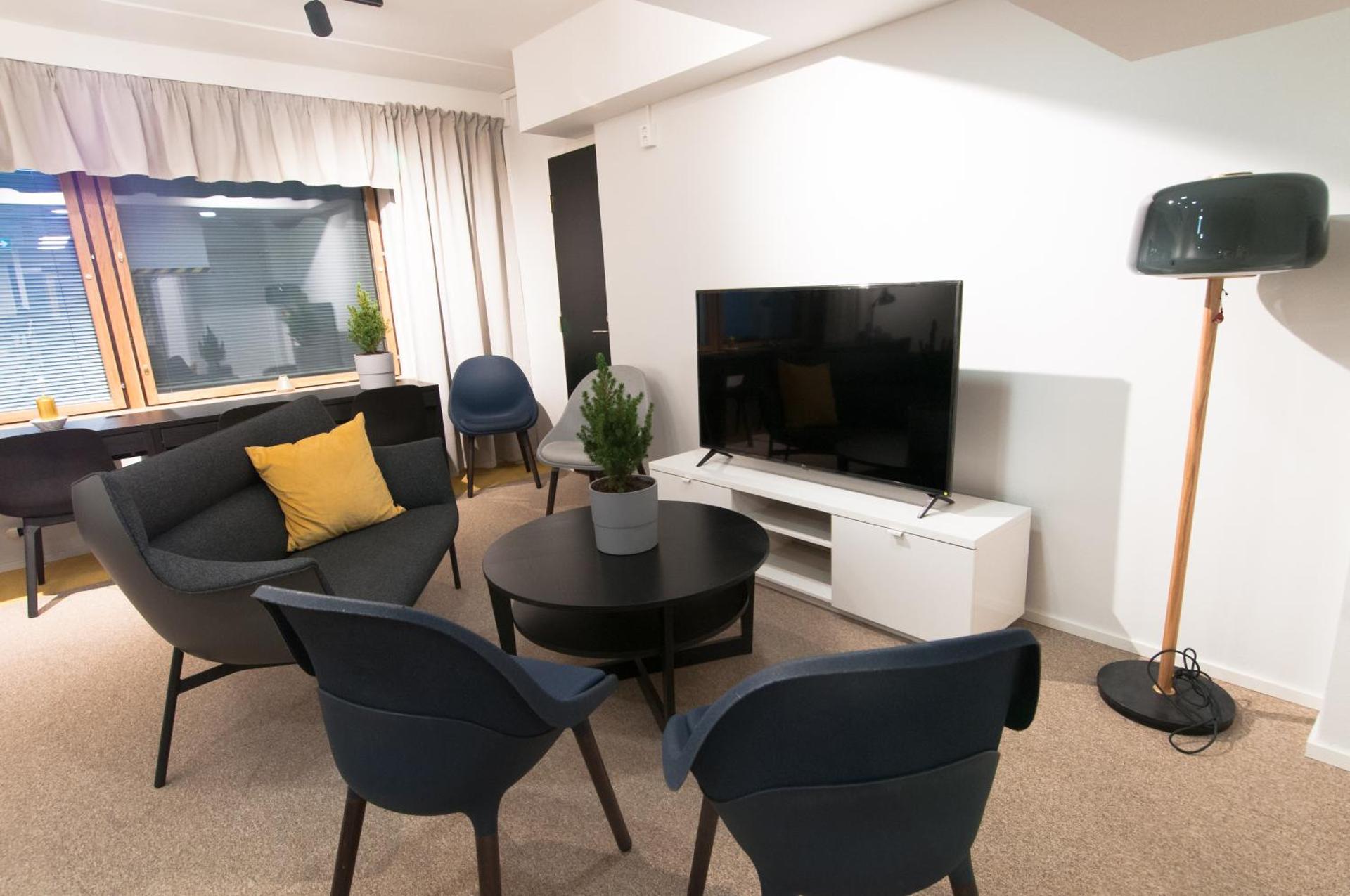 Communal lounge/ TV room