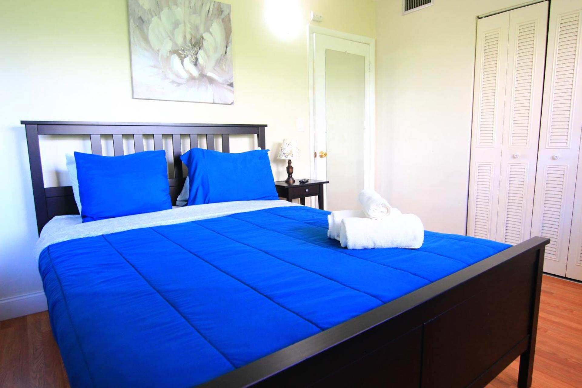 Sunny Isles Apartments by MiaRentals