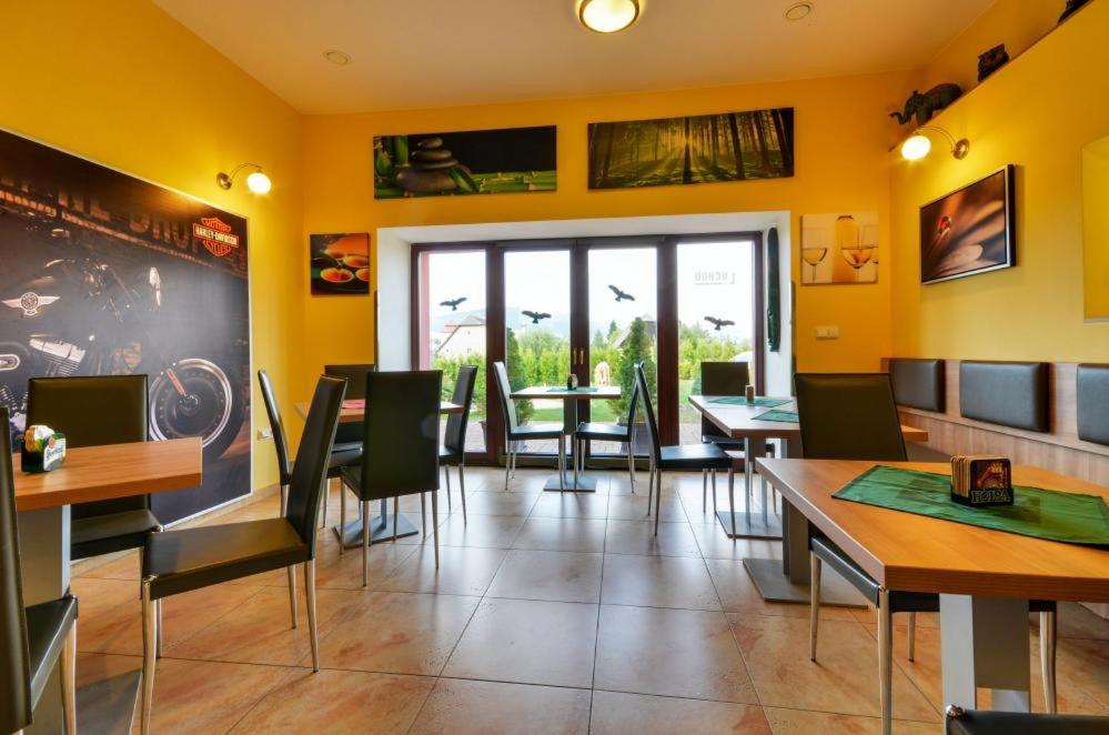 Meeting/conference room