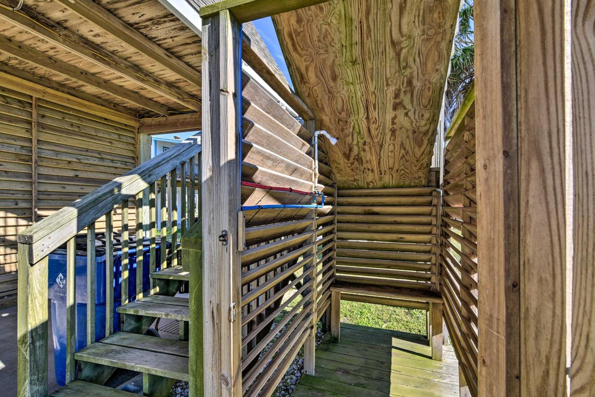 2 Blocks to Surfside Beach A-Frame Home with Deck